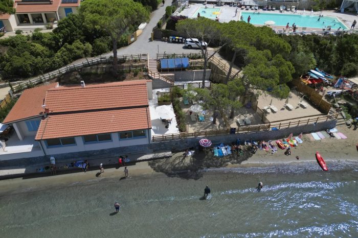 Villa Acquamarina affacciata sulla spiaggia di Lacona