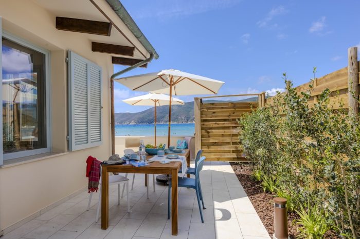 Zona pranzo vista mare dell'Appartamento Gambero